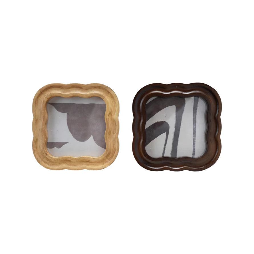 Petite Scalloped Frame