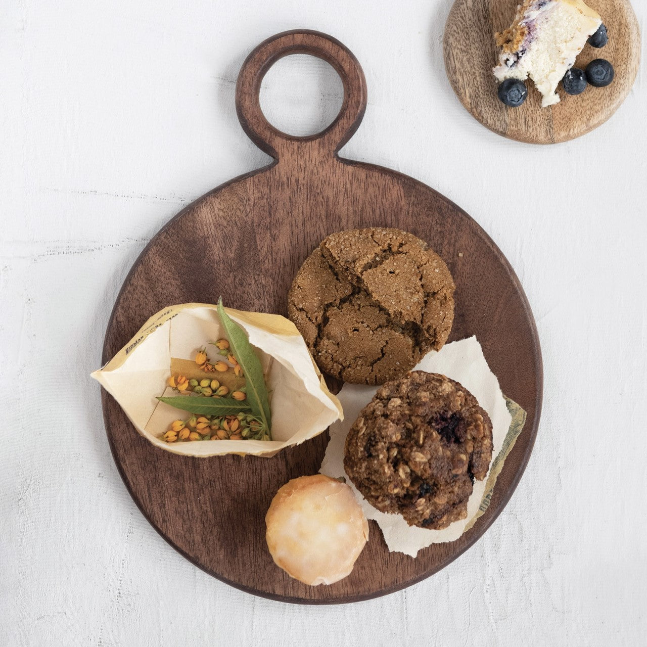 Round Mango Wood Cutting Board