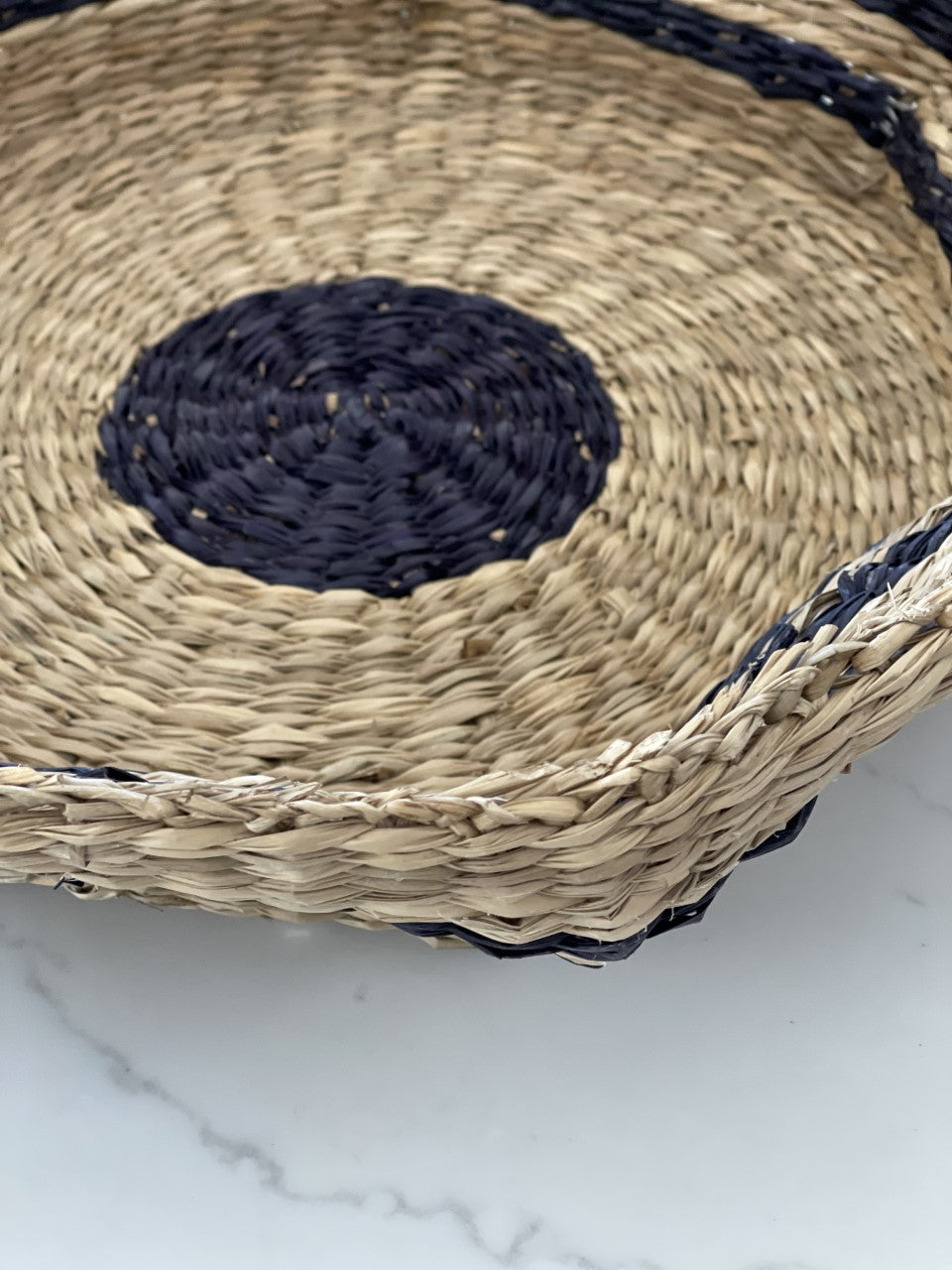 Scalloped Seagrass Woven Tray