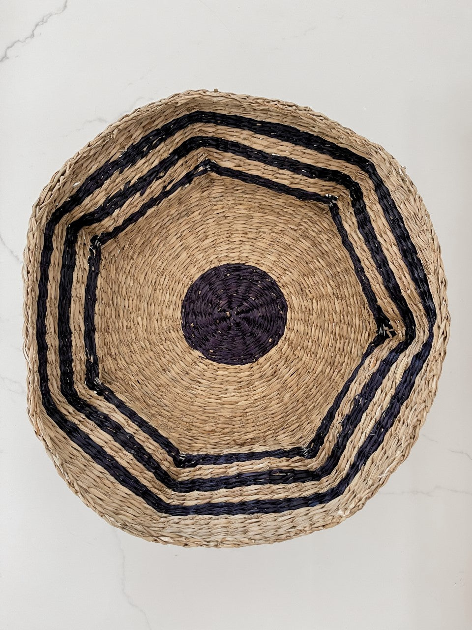Scalloped Seagrass Woven Tray